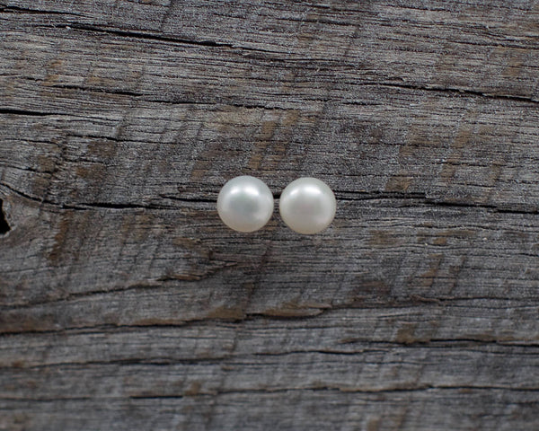 Angie Laugel Artist – Special – White Single Pearl Choker and Earrings