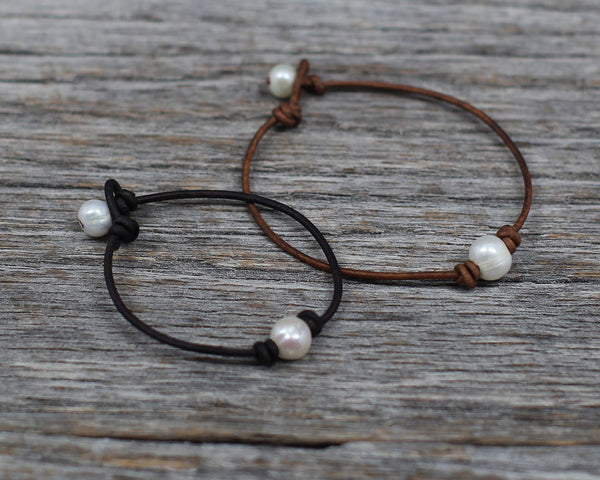 Angie Laugel Artist – White Single Pearl Bracelet
