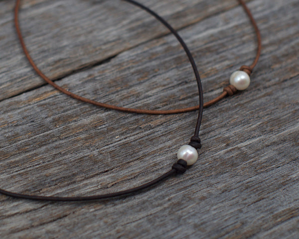 Angie Laugel Artist – White Single Pearl Choker