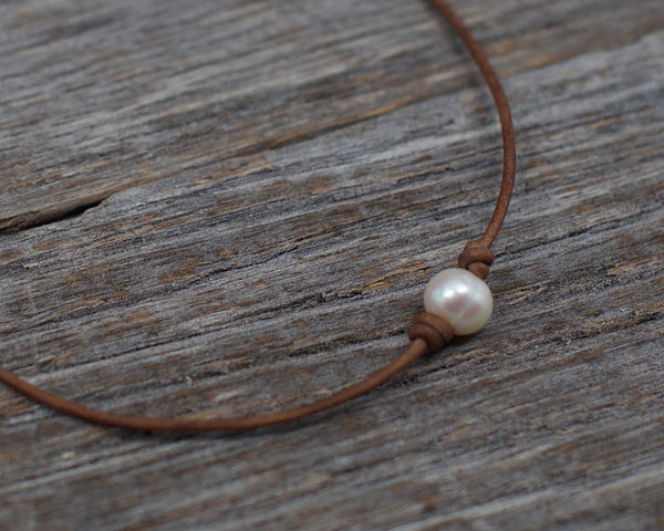Angie Laugel Artist – White Single Pearl Choker